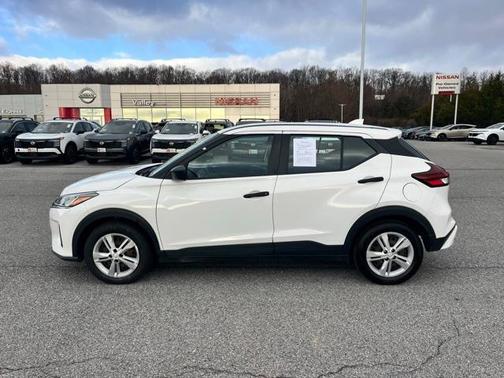 2022 Nissan Kicks S
