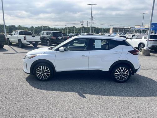 Fresh Powder 2024 Nissan Kicks SV