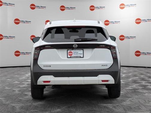 2025 Nissan Kicks SV