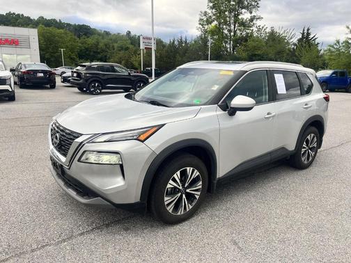 Brilliant Silver Metallic 2023 Nissan Rogue SV