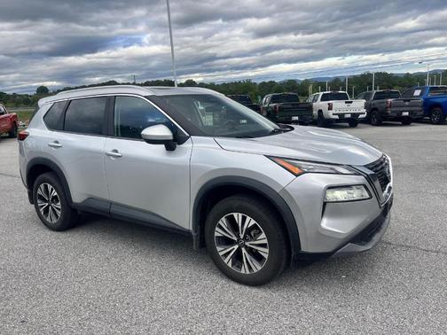 Brilliant Silver Metallic 2023 Nissan Rogue SV