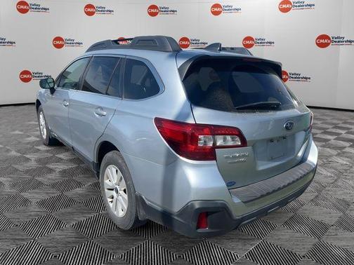 Ice Silver Metallic 2018 Subaru Outback 2.5i Premium