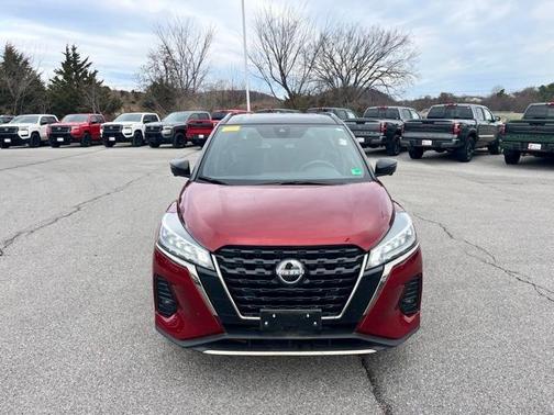 2024 Nissan Kicks SR