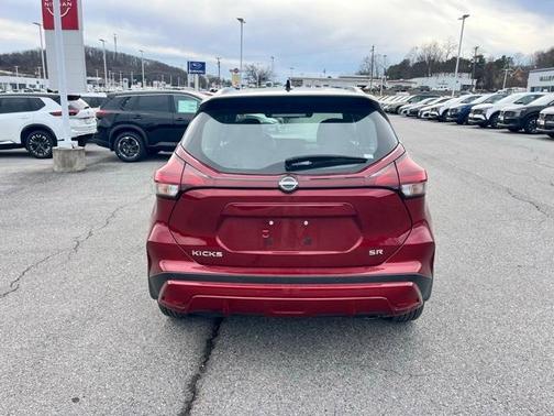 2024 Nissan Kicks SR