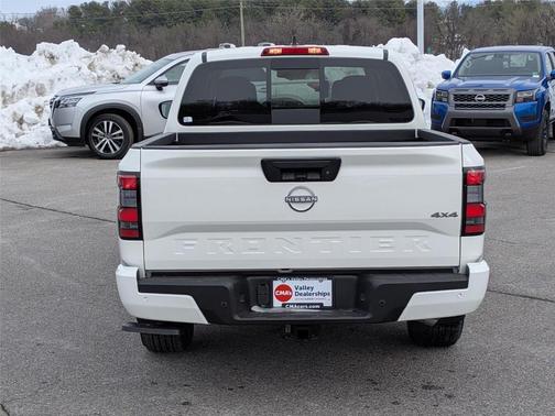 Glacier White 2026 Nissan Frontier SV
