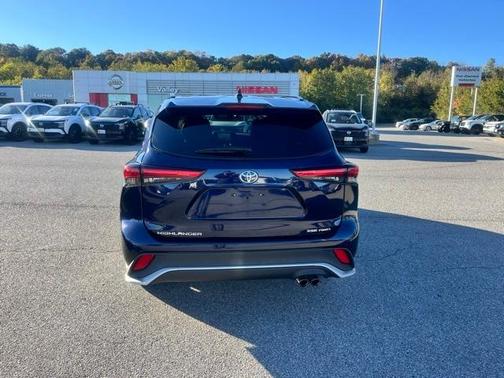 2023 Toyota Highlander XSE