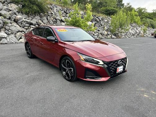 Scarlet Ember 2024 Nissan Altima 2.5 SR