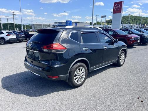 Magnetic Black 2017 Nissan Rogue SV