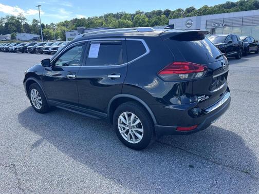 Magnetic Black 2017 Nissan Rogue SV