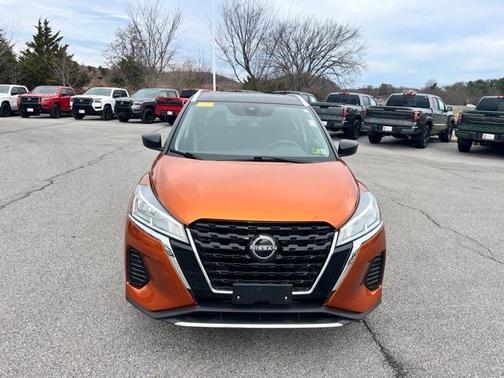 2022 Nissan Kicks SV