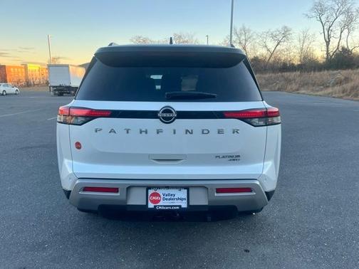 2025 Nissan Pathfinder Platinum