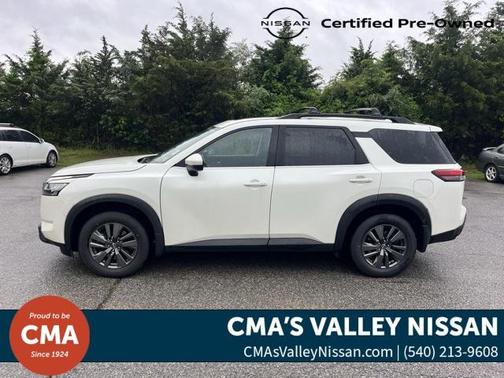 2022 Nissan Pathfinder SV