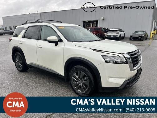 2022 Nissan Pathfinder SV