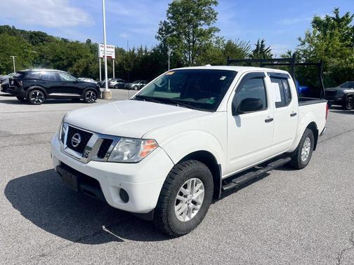 Glacier White 2018 Nissan Frontier SV