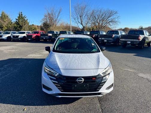 2024 Nissan Versa 1.6 SR