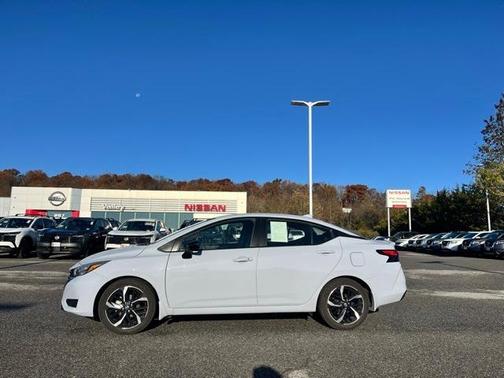 2024 Nissan Versa 1.6 SR