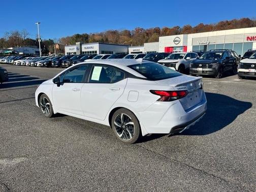 2024 Nissan Versa 1.6 SR