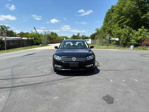 Black 2013 Volkswagen Passat 2.0 TDI SEL Premium