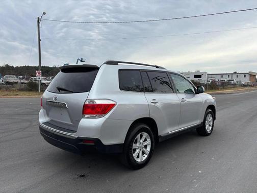 2013 Toyota Highlander SE