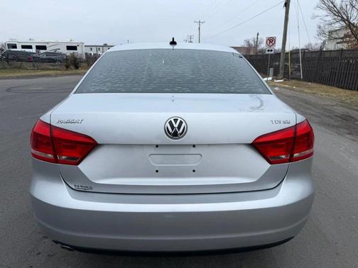 2012 Volkswagen Passat Base