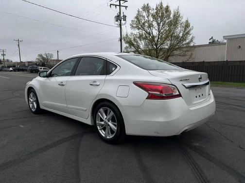Pearl White 2013 Nissan Altima 2.5 SL