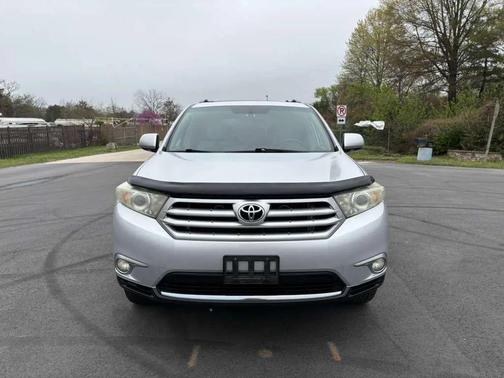 Classic Silver Metallic 2012 Toyota Highlander Limited