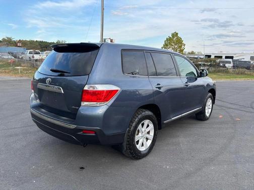 2012 Toyota Highlander SE