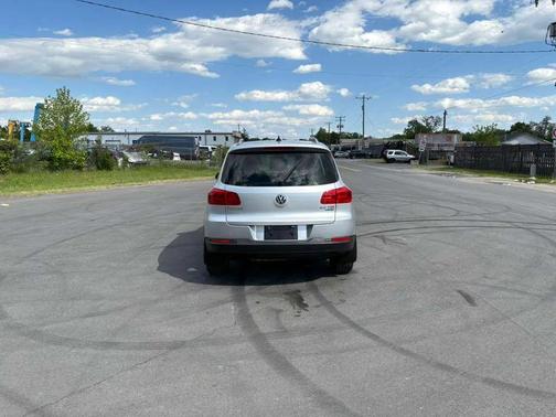 2015 Volkswagen Tiguan 2.0T SE 4MOTION
