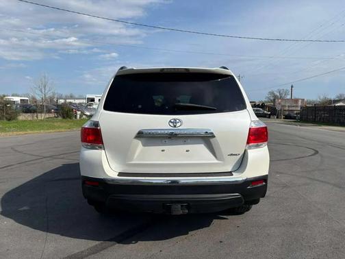 Blizzard Pearl 2012 Toyota Highlander SE