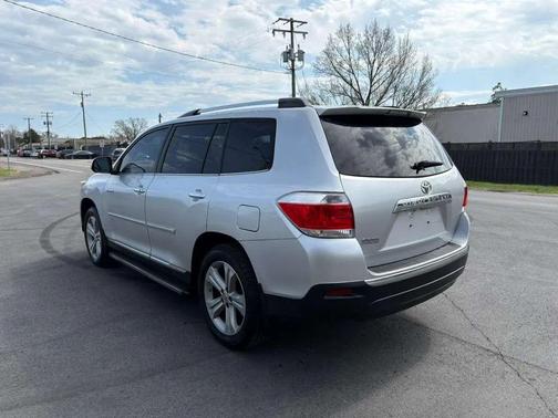 Classic Silver Metallic 2013 Toyota Highlander Limited