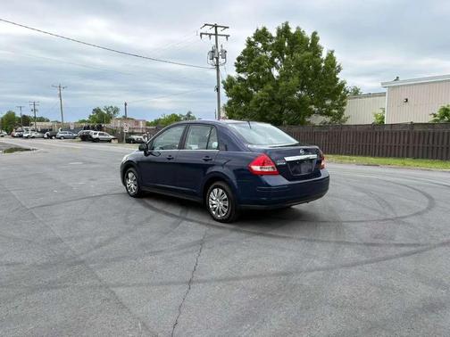 Blue Onyx 2009 Nissan Versa 1.8 S