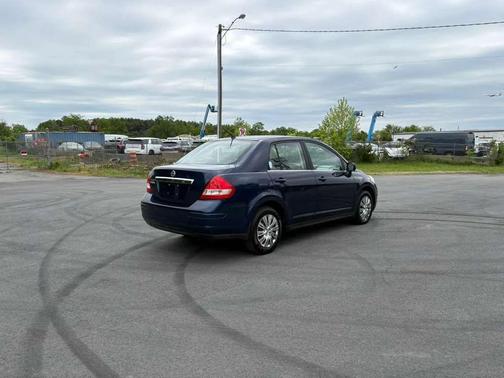 Blue Onyx 2009 Nissan Versa 1.8 S
