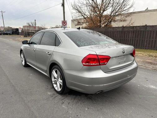 2013 Volkswagen Passat 2.0 TDI SE w/ Sunroof