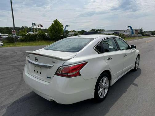Pearl White 2014 Nissan Altima 2.5 SL