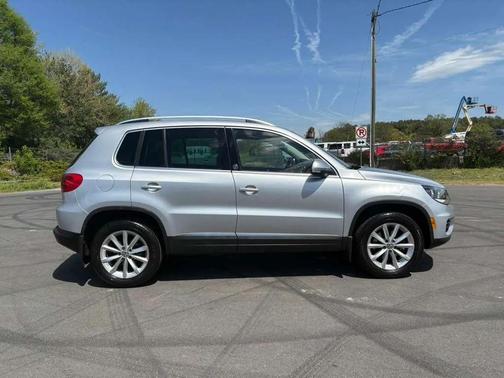 2017 Volkswagen Tiguan 2.0T Wolfsburg Edition