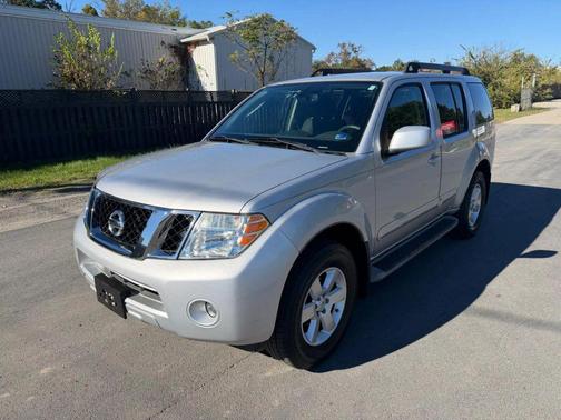 Brilliant Silver Metallic 2012 Nissan Pathfinder SV