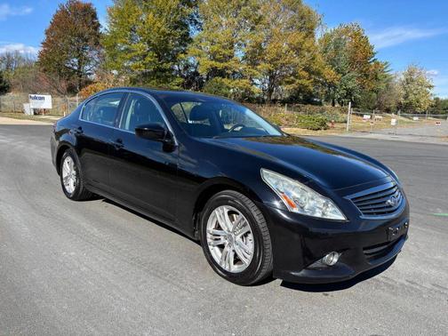 2010 INFINITI G37x Base