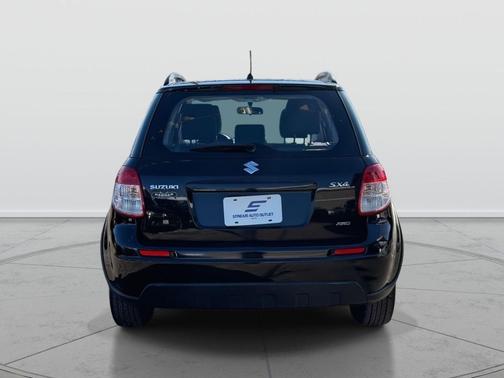 2011 Suzuki SX4 Tech Valu Pkg (NAV)