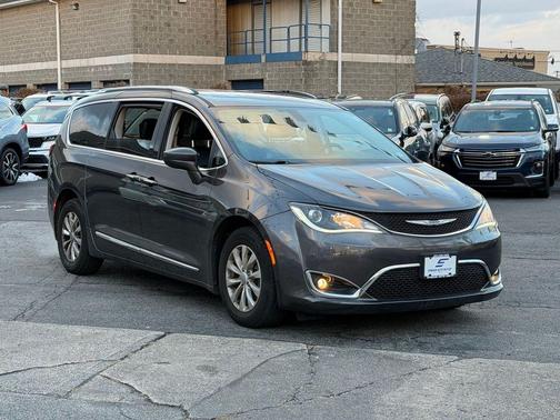 2019 Chrysler Pacifica Touring L