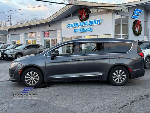 2019 Chrysler Pacifica Touring L