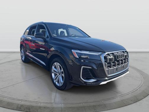 2025 Audi Q7 55 Premium Plus
