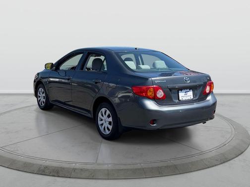 Magnetic Gray Metallic 2009 Toyota Corolla LE