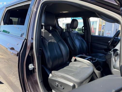 Dark Cordovan Pearlcoat 2019 Chrysler Pacifica Touring-L Plus