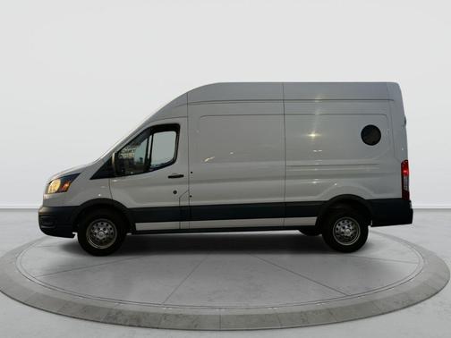 2022 Ford Transit-250 Base