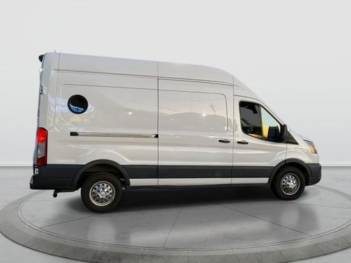 2022 Ford Transit-250 Base