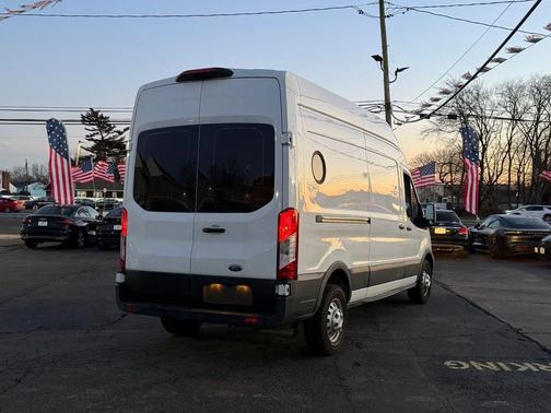 2022 Ford Transit-250 Base