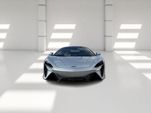 2023 McLaren Artura 