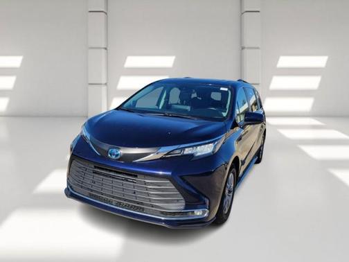 2021 Toyota Sienna XLE 7 Passenger