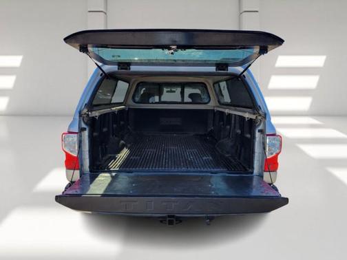 2017 Nissan Titan SV