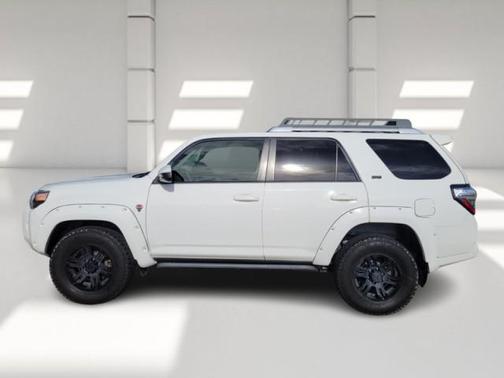 Super White 2016 Toyota 4Runner SR5